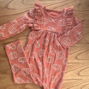 Cat&Jack girls pumpkin romper 18mo